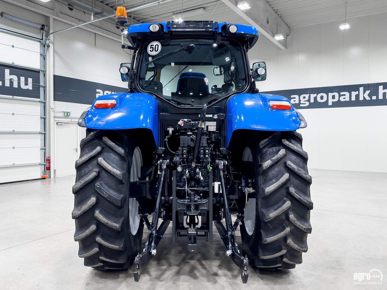 Traktor of the type New Holland T7.220, Gebrauchtmaschine in Csengele (Picture 5)