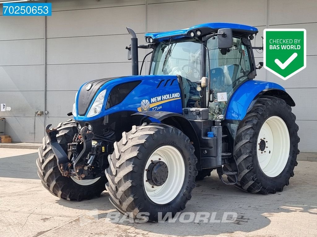 Traktor of the type New Holland T7.225 AC 4X4 Front PTO, Gebrauchtmaschine in Veghel (Picture 1)