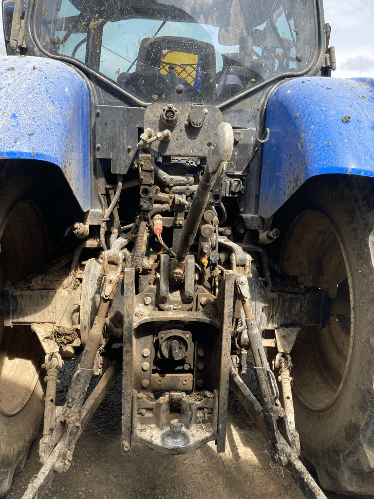 Traktor tip New Holland T7.225 AC T4B, Gebrauchtmaschine in CONDE SUR VIRE (Poză 3)