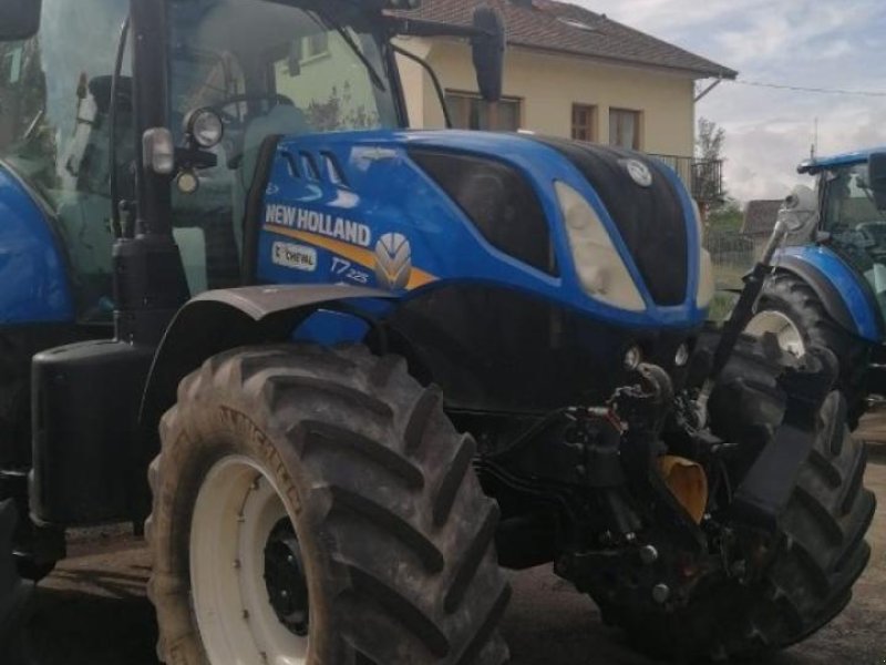 Traktor van het type New Holland t7.225 ac, Gebrauchtmaschine in CHAUVONCOURT (Foto 1)