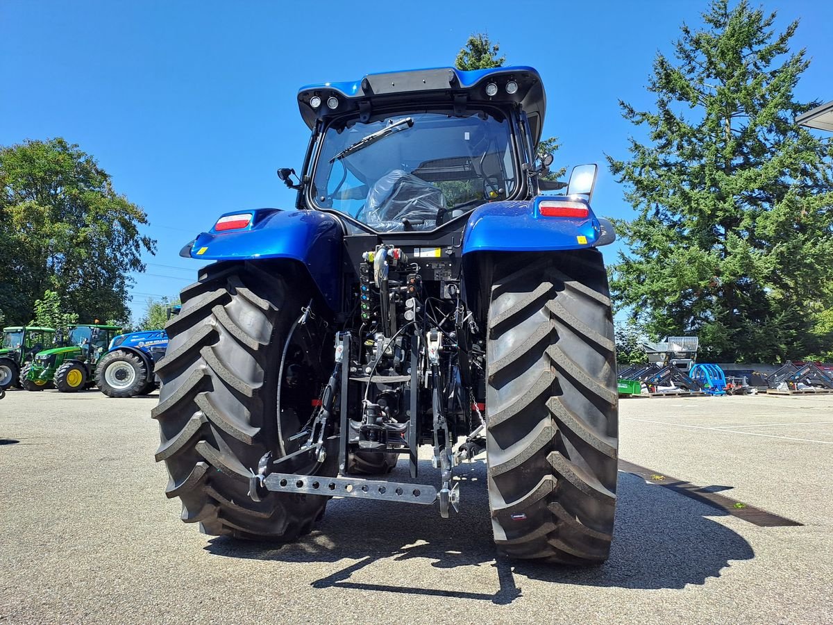 Traktor typu New Holland T7.225 Auto Command SideWinder II (Stage V), Neumaschine v Burgkirchen (Obrázok 5)