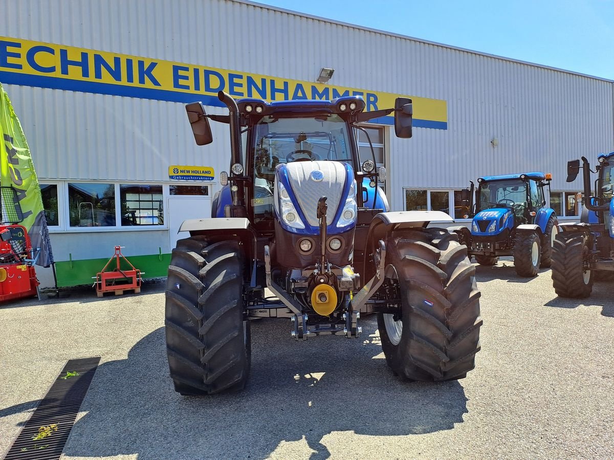 Traktor от тип New Holland T7.225 Auto Command SideWinder II (Stage V), Neumaschine в Burgkirchen (Снимка 12)