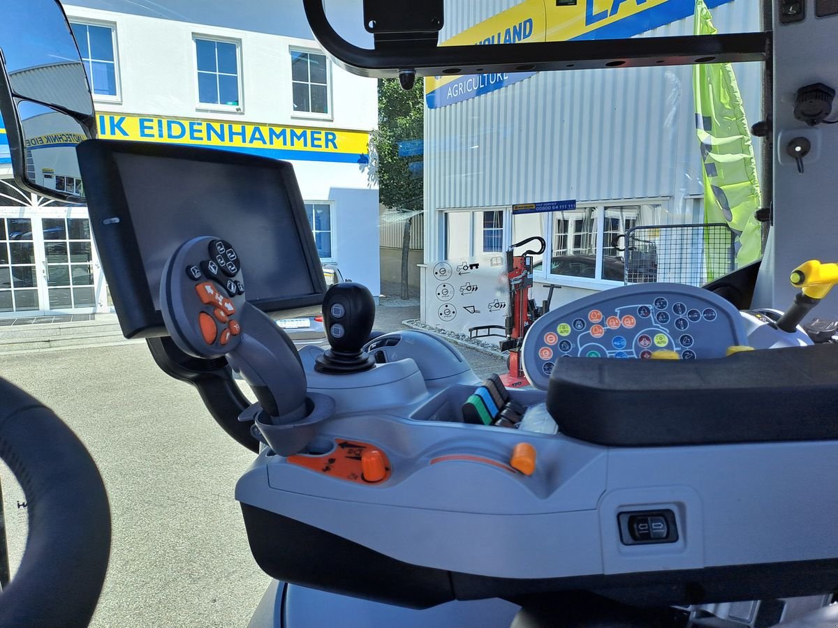 Traktor Türe ait New Holland T7.225 Auto Command SideWinder II (Stage V), Neumaschine içinde Burgkirchen (resim 15)