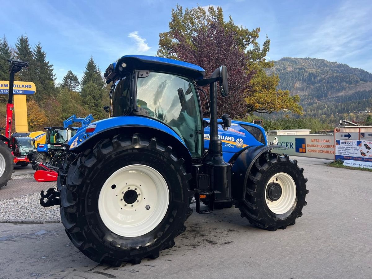 Traktor des Typs New Holland T7.225 Auto Command SideWinder II (Stage V), Gebrauchtmaschine in Burgkirchen (Bild 10)