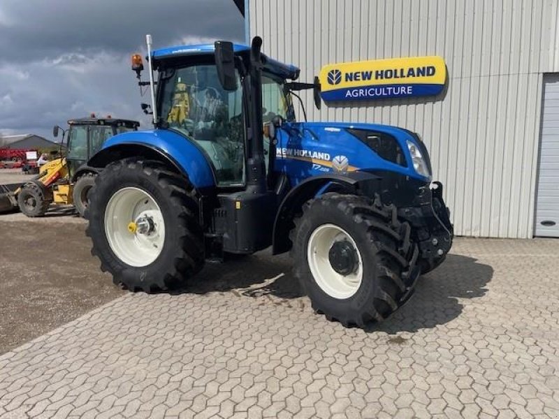 Traktor του τύπου New Holland T7.225 AUTO COMMAND, Gebrauchtmaschine σε Rødding (Φωτογραφία 1)