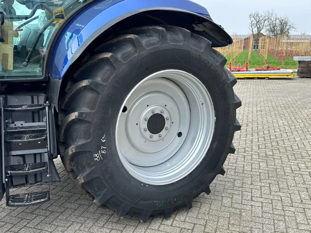 Traktor van het type New Holland T7.225 Auto command, Gebrauchtmaschine in BENNEKOM (Foto 11)