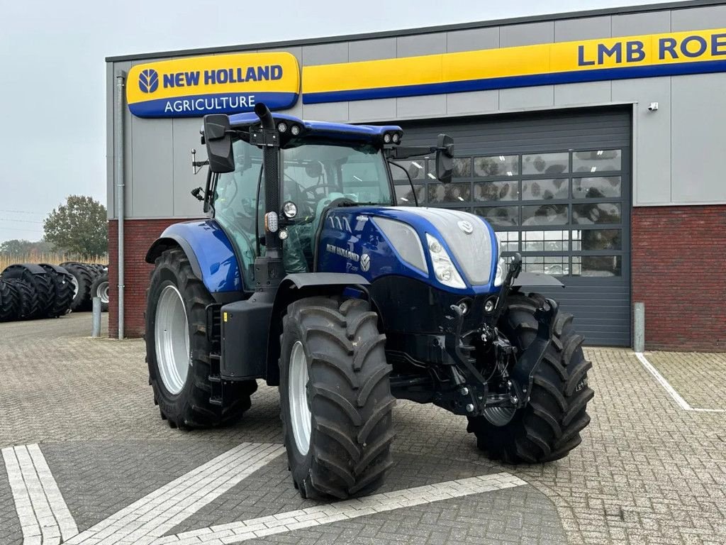 Traktor van het type New Holland T7.225 Auto command, Gebrauchtmaschine in BENNEKOM (Foto 2)