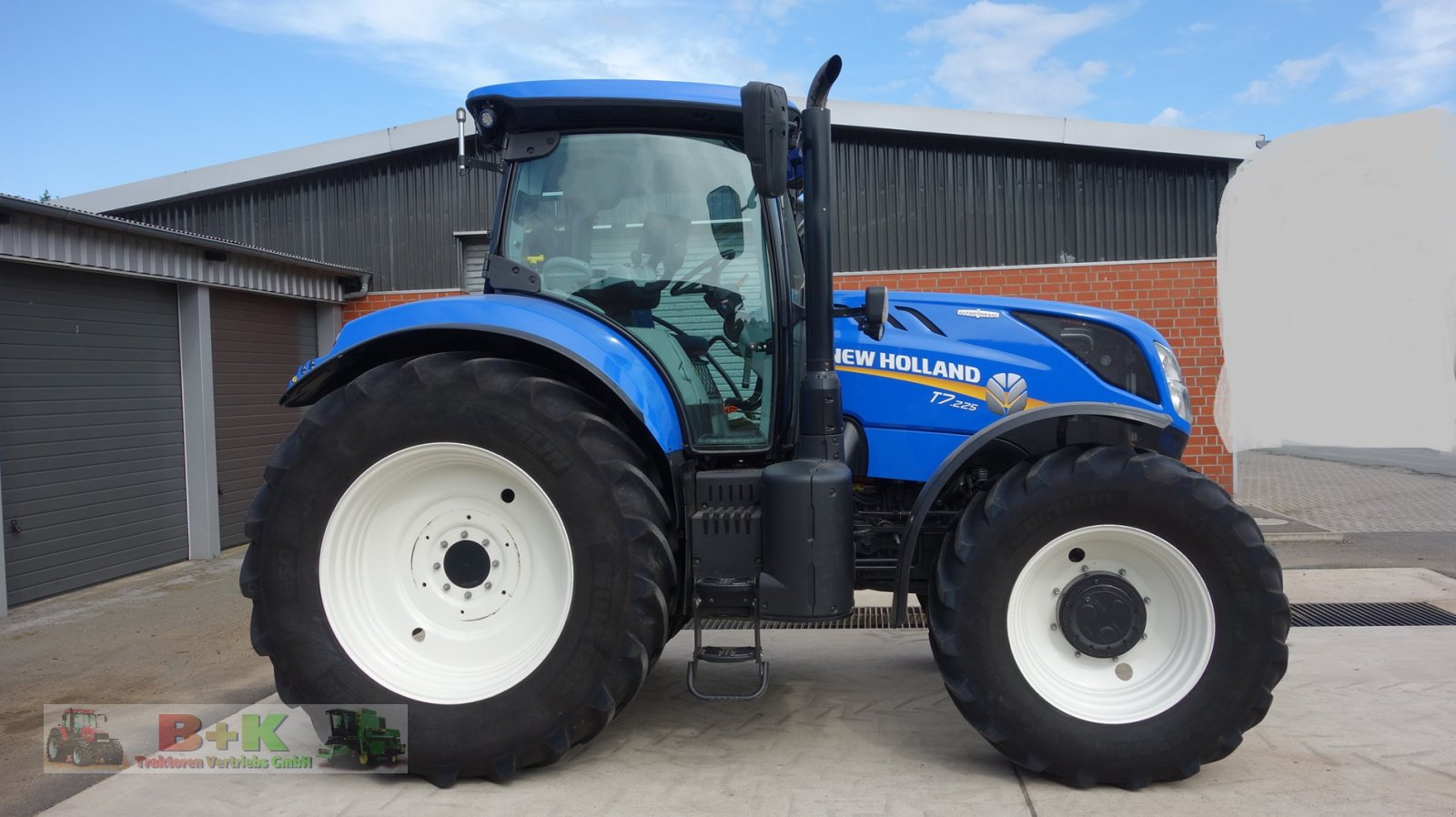 Traktor of the type New Holland T7.225 AutoCommand mit RangePoint RTX, Gebrauchtmaschine in Kettenkamp (Picture 4)