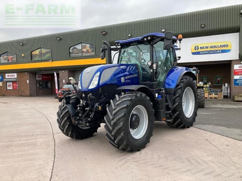 Traktor van het type New Holland t7.225, Gebrauchtmaschine in SHREWSBURRY (Foto 1)