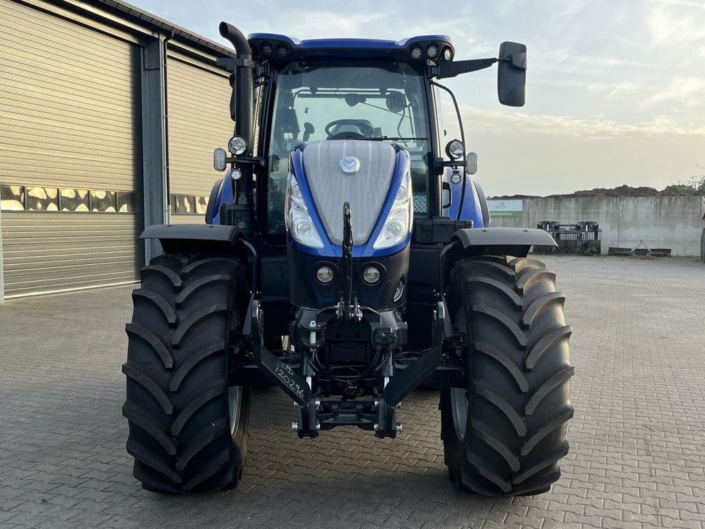 Traktor of the type New Holland T7.225, Gebrauchtmaschine in Hapert (Picture 3)