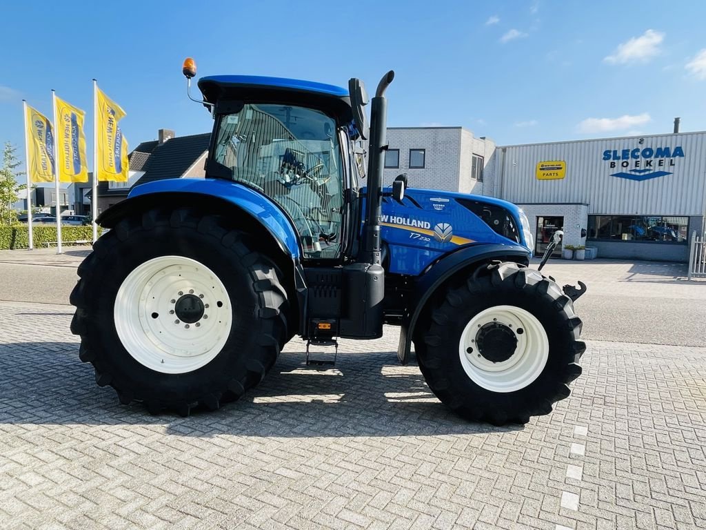 Traktor типа New Holland T7.230 AC Stage V Fronthef + PTO, Gebrauchtmaschine в BOEKEL (Фотография 8)