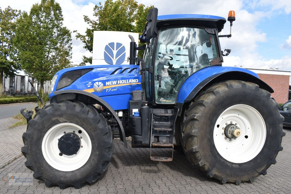 Traktor des Typs New Holland T7.230 AC, Gebrauchtmaschine in Altenberge (Bild 2)