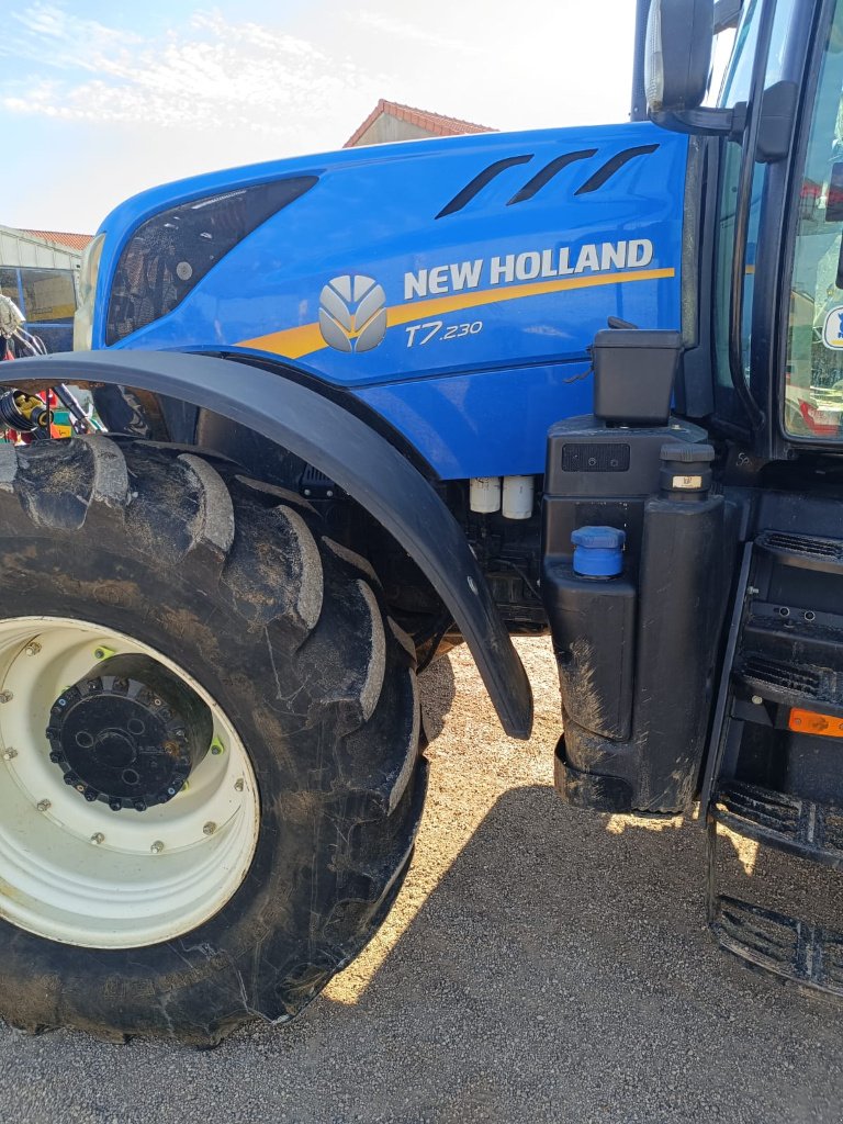 Traktor du type New Holland T7.230 SW N°16, Gebrauchtmaschine en LIMEY-REMENAUVILLE (Photo 11)