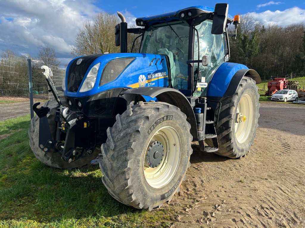 Traktor typu New Holland T7.230 SW  N°21, Gebrauchtmaschine v Roches-sur-Marne (Obrázek 1)