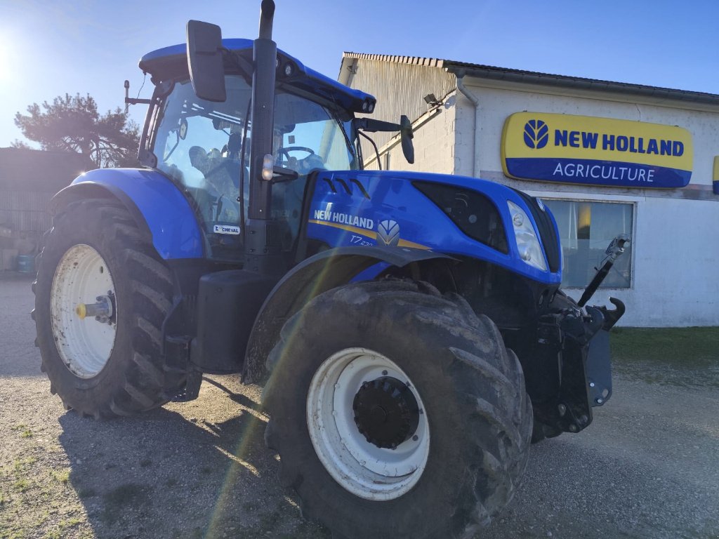 Traktor za tip New Holland T7.230 SW, Gebrauchtmaschine u Roches-sur-Marne (Slika 2)