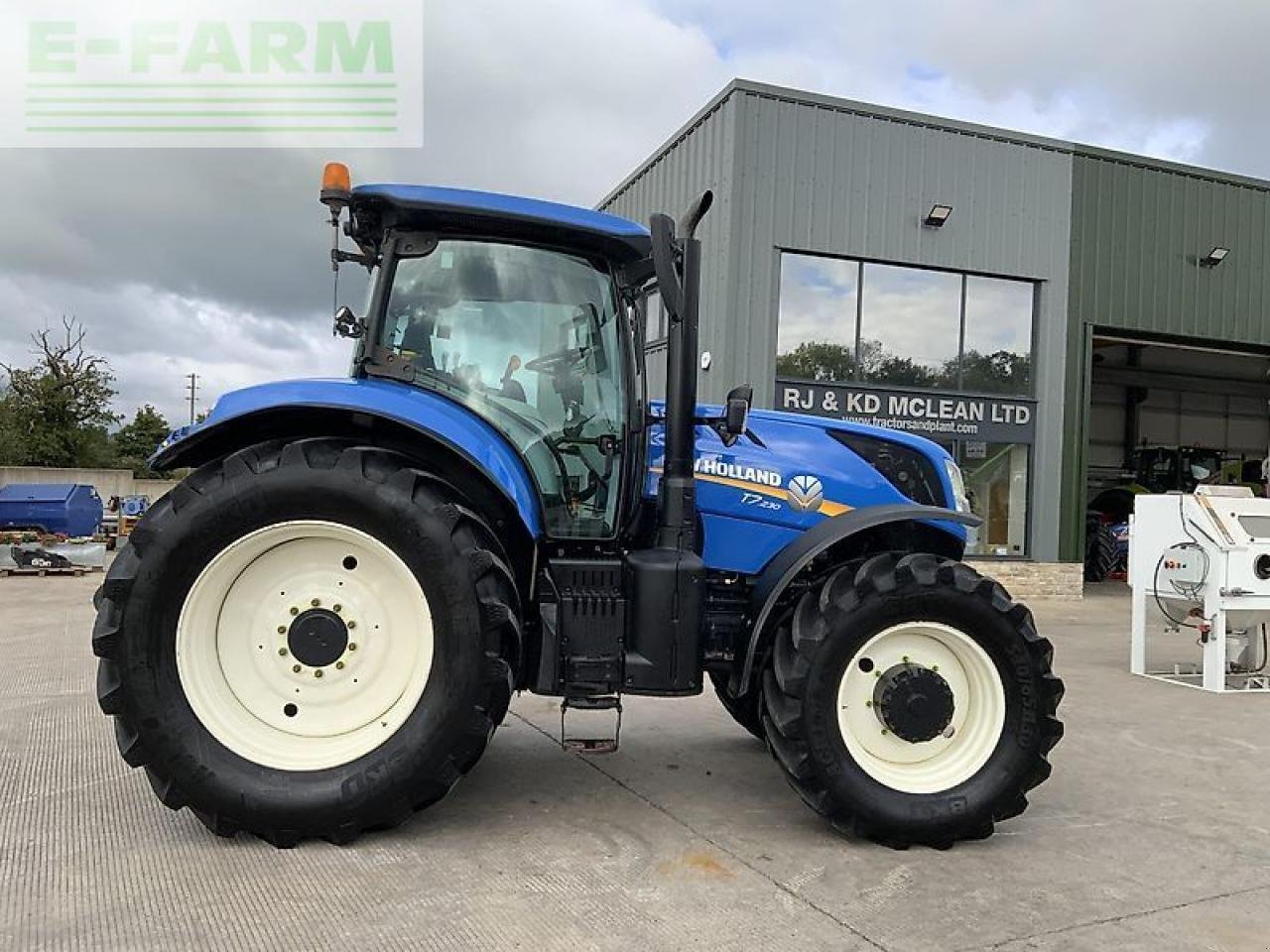 Traktor tipa New Holland t7.230 tractor (st21168), Gebrauchtmaschine u SHAFTESBURY (Slika 1)