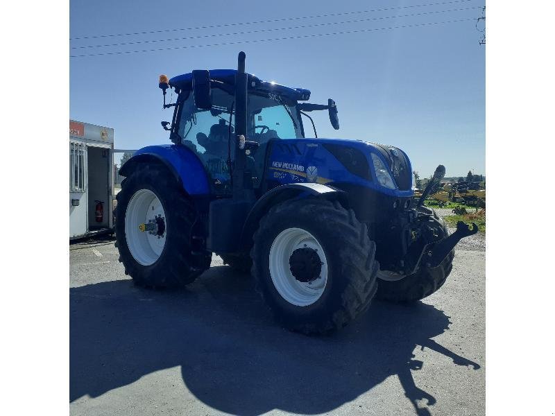 Traktor of the type New Holland T7.230, Gebrauchtmaschine in HERLIN LE SEC (Picture 2)