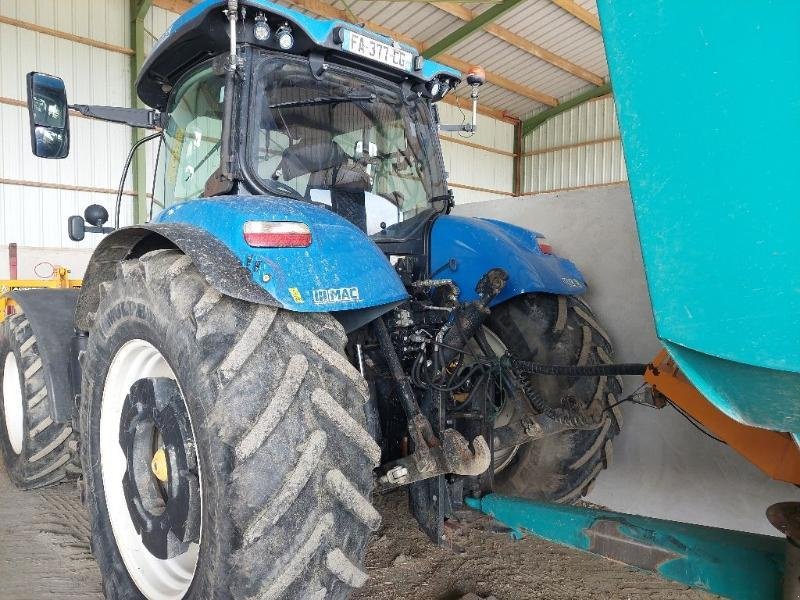 Traktor of the type New Holland T7230AC, Gebrauchtmaschine in CHATEAUBRIANT CEDEX (Picture 2)