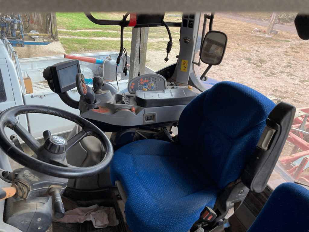 Traktor του τύπου New Holland T7.235 AUTO COMMAND, Gebrauchtmaschine σε TREMEUR (Φωτογραφία 6)