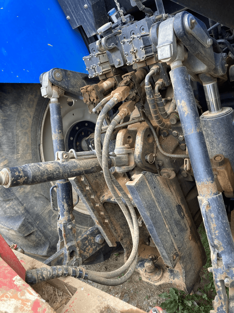 Traktor du type New Holland T7.235 AUTO COMMAND, Gebrauchtmaschine en TREMEUR (Photo 4)