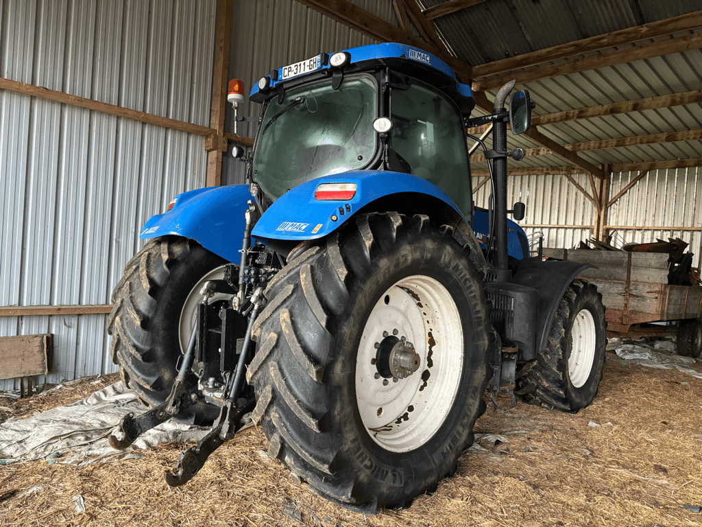 Traktor of the type New Holland T7.235 AUTO COMMAND, Gebrauchtmaschine in TREMEUR (Picture 2)