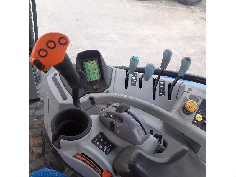 Traktor del tipo New Holland T7.235 PC, Gebrauchtmaschine en HERLIN LE SEC (Imagen 6)