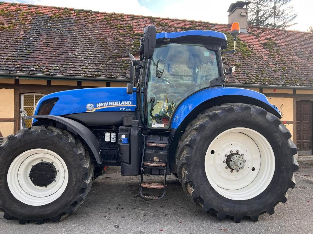 Traktor van het type New Holland T7.235 POWER COMMAND, Gebrauchtmaschine in OSTHEIM (Foto 3)