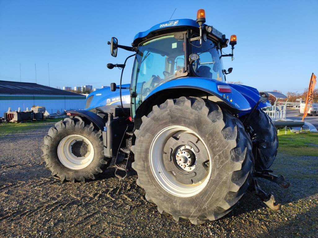 Traktor типа New Holland T7.235AC, Gebrauchtmaschine в Laval (Фотография 10)