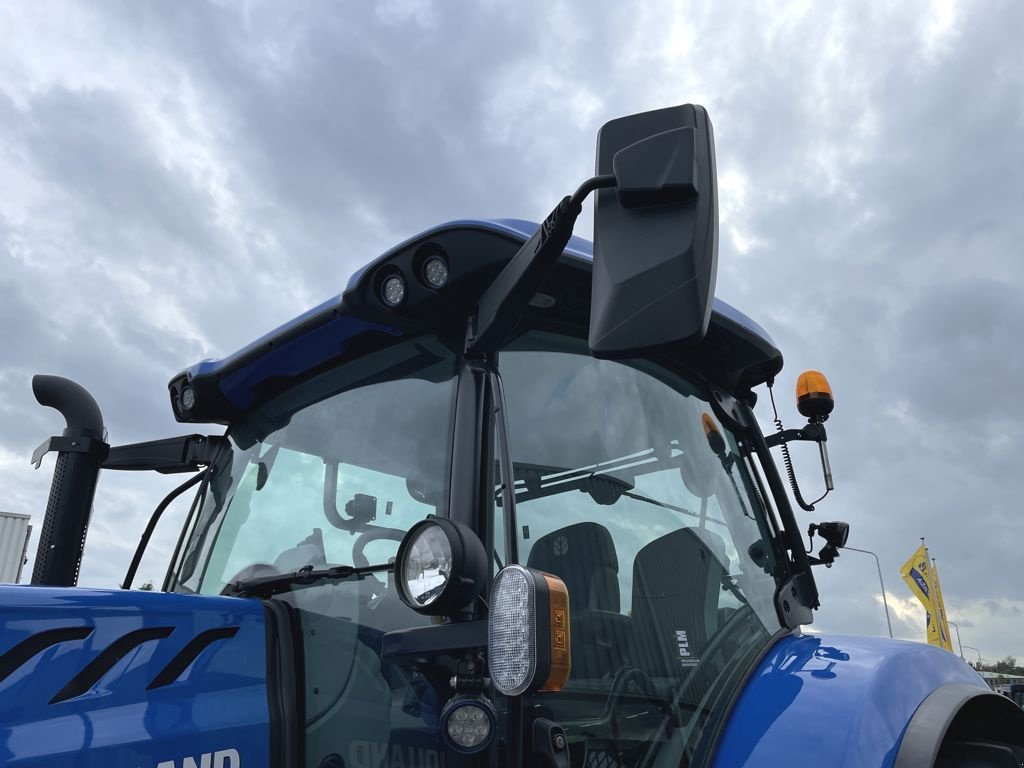 Traktor типа New Holland T7.245 AC stage V Fronthef, Gebrauchtmaschine в BOEKEL (Фотография 7)