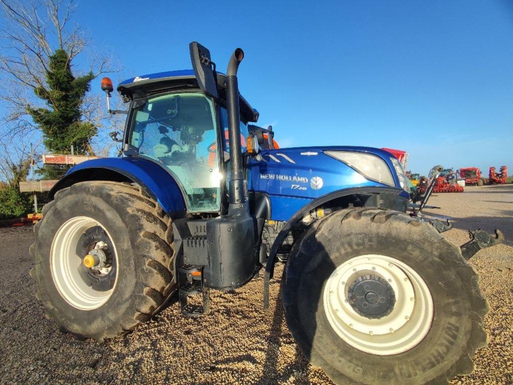 Traktor of the type New Holland T7.245 AC, Gebrauchtmaschine in FRESNAY LE COMTE (Picture 2)