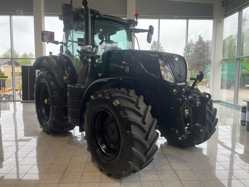 Traktor of the type New Holland T7.245 Auto Command SideWinder II (Stage V), Vorführmaschine in Burgkirchen (Picture 1)