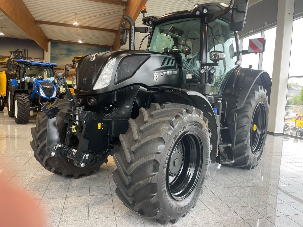 Traktor des Typs New Holland T7.245 Auto Command SideWinder II (Stage V), Vorführmaschine in Burgkirchen (Bild 2)