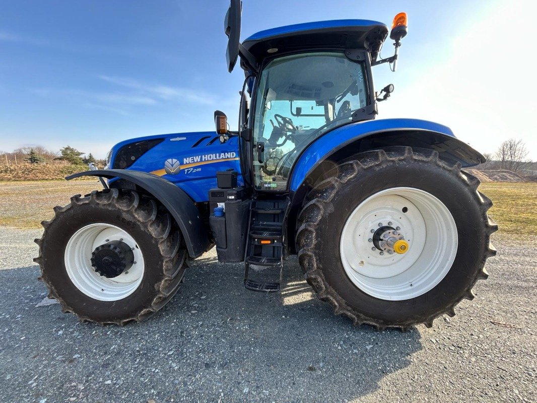 Traktor of the type New Holland T7.245 Auto Command, Gebrauchtmaschine in Burkau (Picture 3)