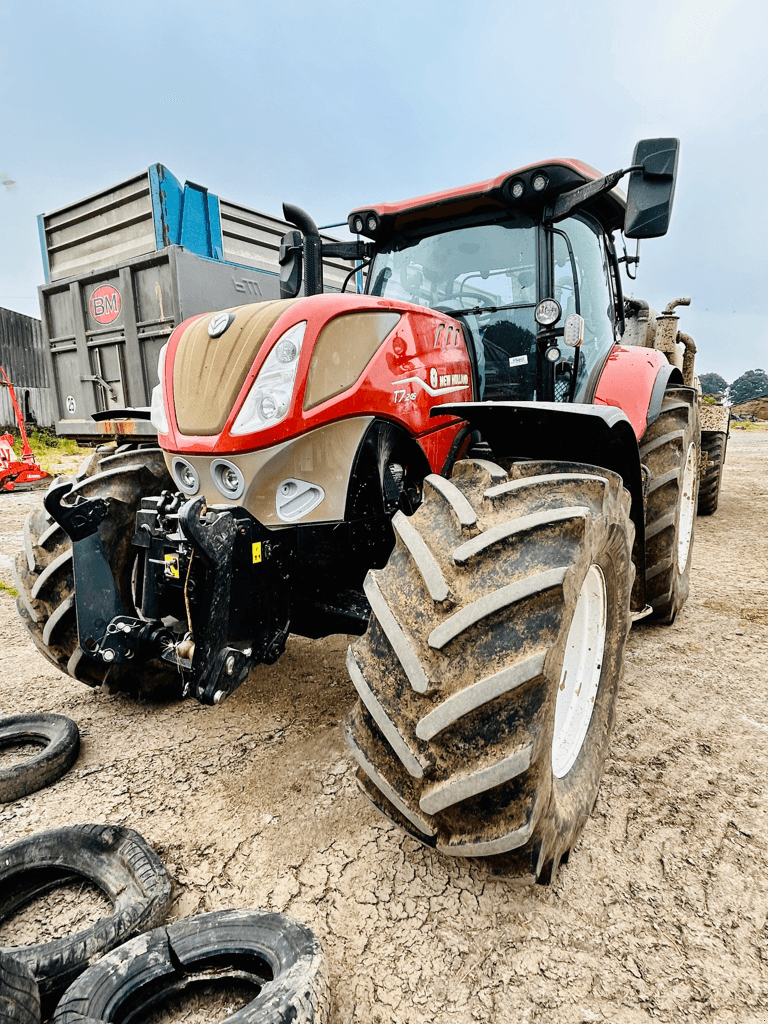 Traktor of the type New Holland T7.245 PC SWII S5, Gebrauchtmaschine in CONDE SUR VIRE (Picture 3)