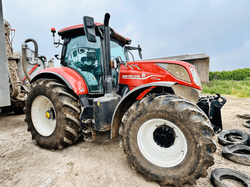 Traktor van het type New Holland T7.245 PC SWII S5, Gebrauchtmaschine in CONDE SUR VIRE (Foto 1)