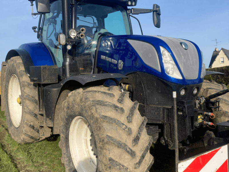 Traktor от тип New Holland T7.245 PC SWII S5, Gebrauchtmaschine в CONDE SUR VIRE (Снимка 1)