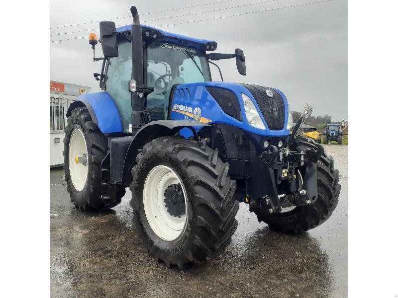 Traktor Türe ait New Holland T7.245 P.C., Gebrauchtmaschine içinde HERLIN LE SEC (resim 2)