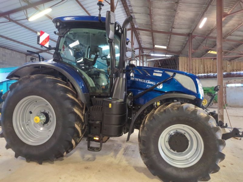 Traktor типа New Holland T7.245, Gebrauchtmaschine в FRESNAY LE COMTE (Фотография 1)