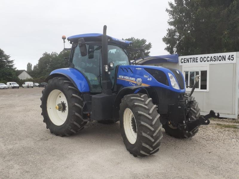 Traktor of the type New Holland T7.245AC, Gebrauchtmaschine in BRAY en Val (Picture 5)