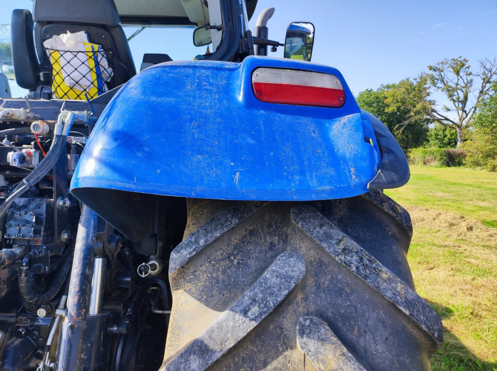 Traktor van het type New Holland T7.245PCSWII, Gebrauchtmaschine in Noyen sur Sarthe (Foto 8)