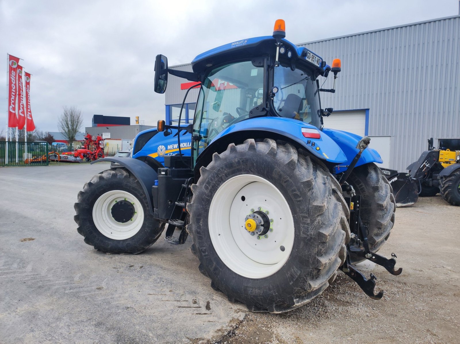 Traktor Türe ait New Holland T7.245PCSWII, Gebrauchtmaschine içinde Le Horps (resim 3)