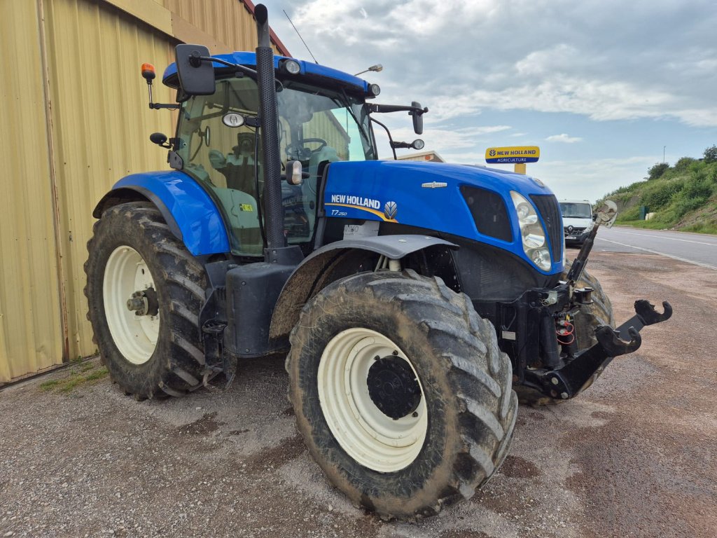 Traktor typu New Holland T7.250 AC, Gebrauchtmaschine v STENAY (Obrázek 2)