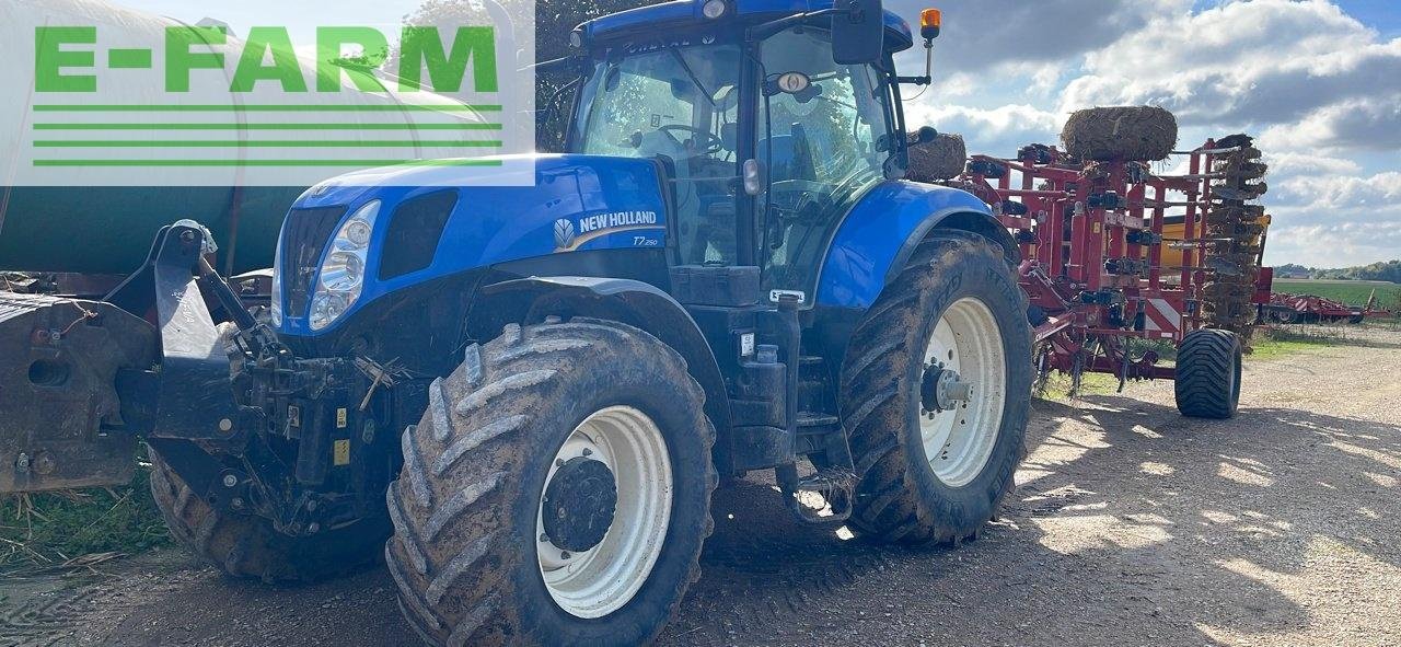 Traktor от тип New Holland t7.250 sw, Gebrauchtmaschine в CHAUVONCOURT (Снимка 1)