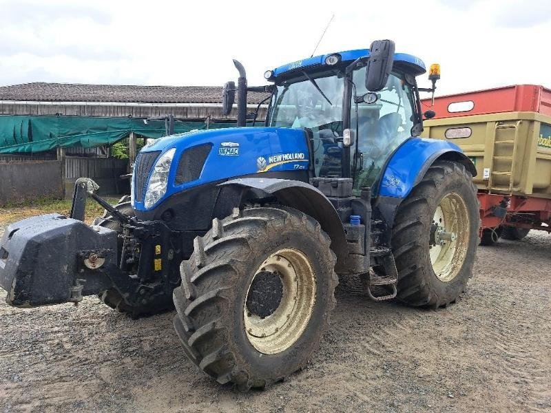 Traktor van het type New Holland T7250, Gebrauchtmaschine in CHATEAUBRIANT CEDEX (Foto 1)