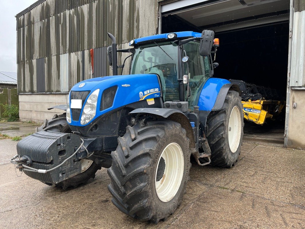 Traktor van het type New Holland T7.250, Gebrauchtmaschine in Ebersbach (Foto 1)