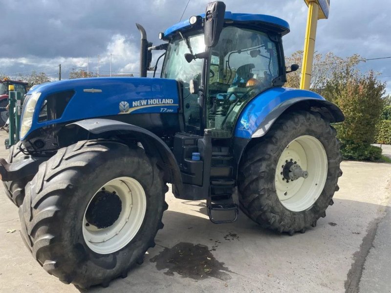 Traktor del tipo New Holland T7.250AC, Gebrauchtmaschine In Wevelgem