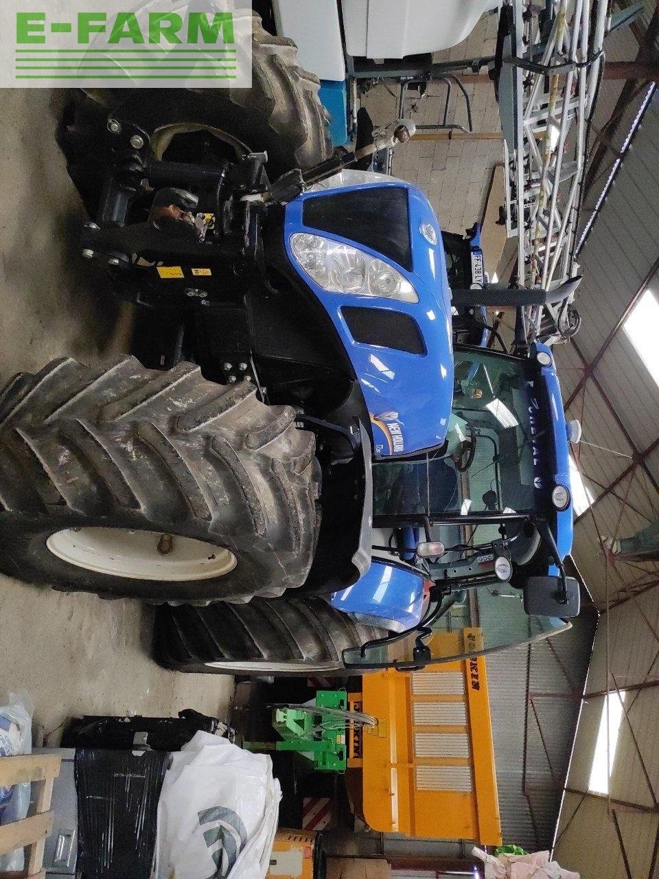 Traktor du type New Holland t7.260 pc sw, Gebrauchtmaschine en CHAUVONCOURT (Photo 1)