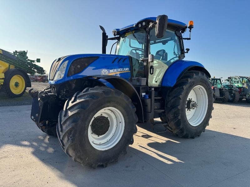 Traktor des Typs New Holland T7.260 PC, Gebrauchtmaschine in Richebourg (Bild 1)