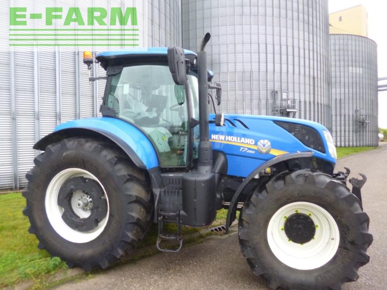 Traktor du type New Holland t7.260, Gebrauchtmaschine en CHAUVONCOURT (Photo 1)