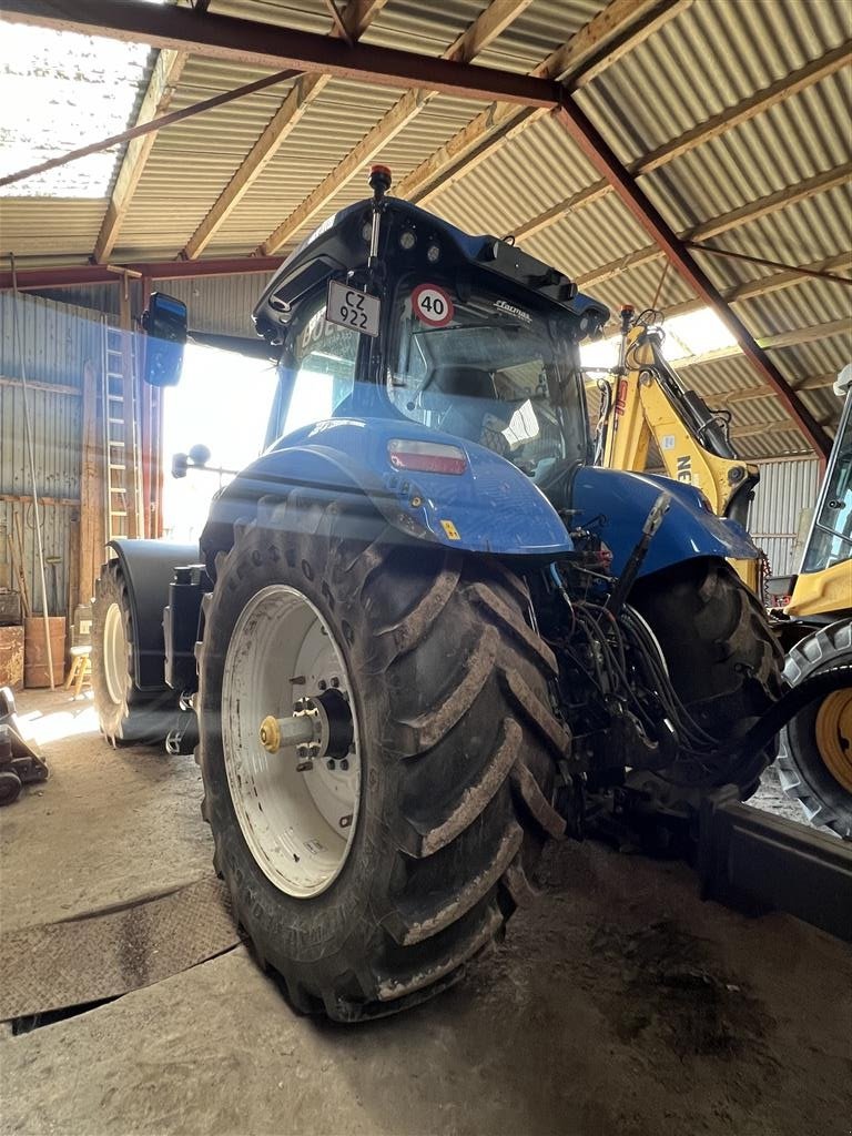 Traktor of the type New Holland T7.270 AC frontlift + PTO, Gebrauchtmaschine in Brønderslev (Picture 4)